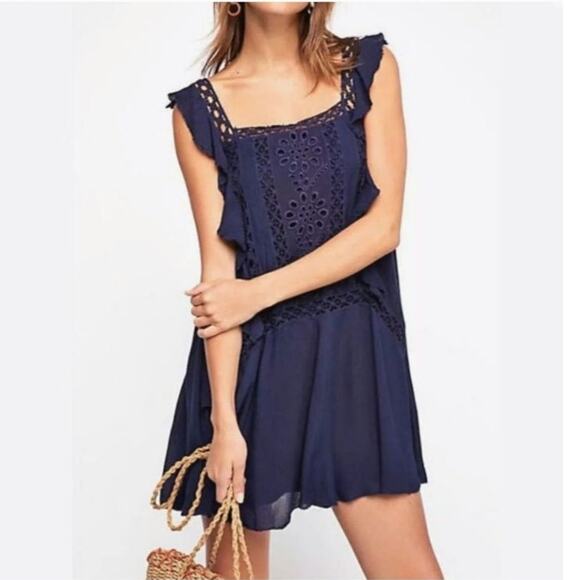 Free People Blue Eyelet Front w/Crochet Flutter Sleeves Flapper Dress M NWT - Picture 3 of 15